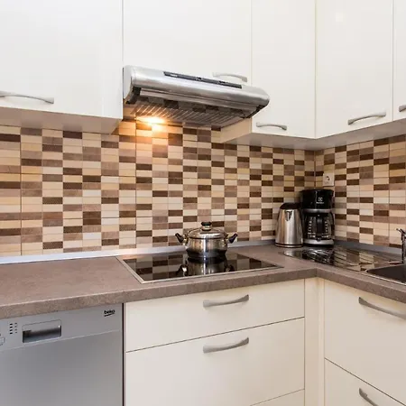 Apartment Dujmovic Ivo 2 *